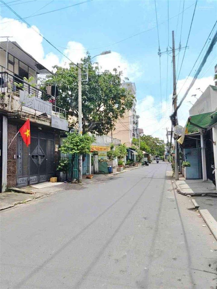 Nhà 3 tầng, 4x13m. sát mt nguyễn duy cung, p.an hội tây, gò vấp. chỉ hơn 5 đồng.
gần siêu thị emart