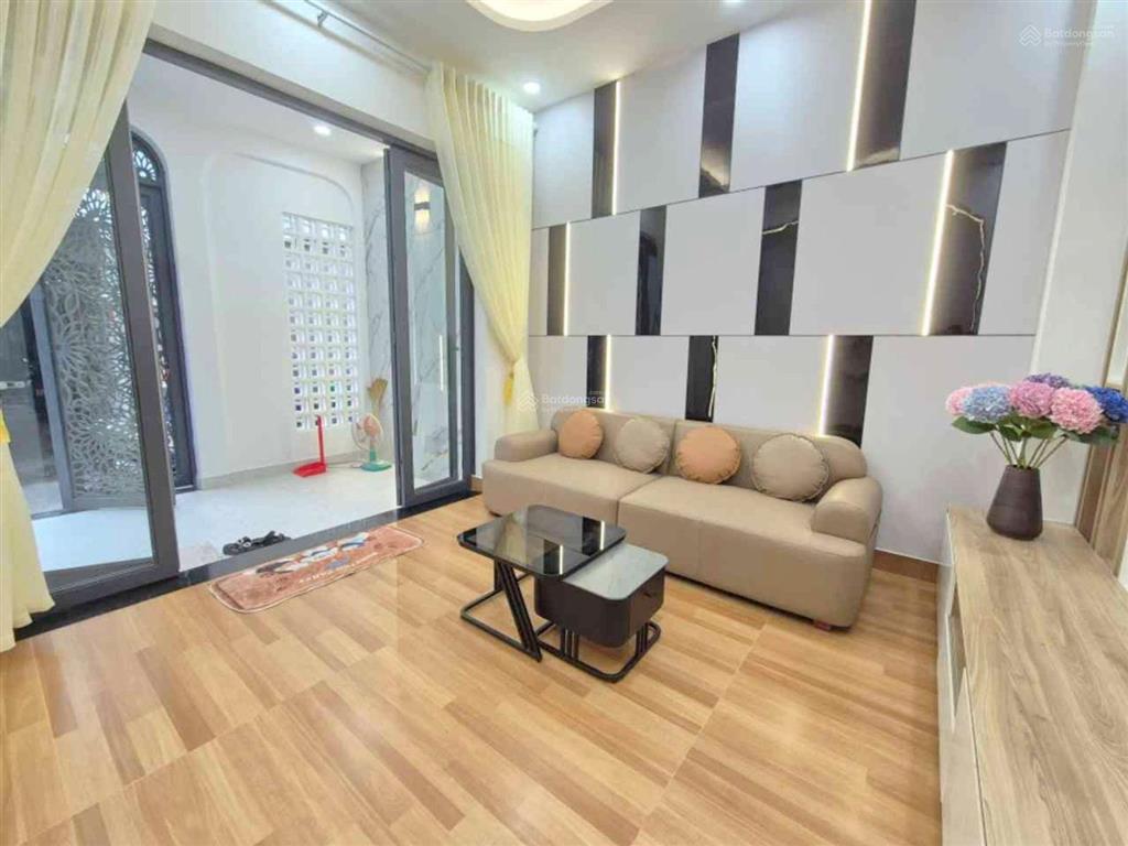 Nhà 2 tầng, 5,7x15m. 4pn. chỉ 6,x tỷ . đường phạm văn chiêu, p.thông tây hội, gò vấp.