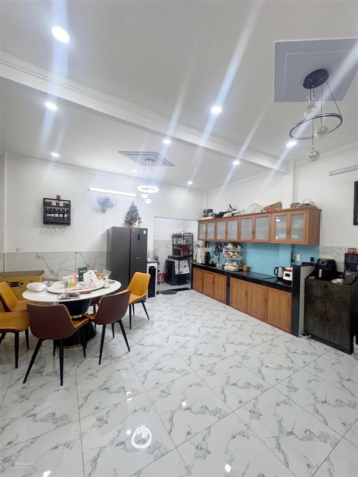 Ngay emart phan huy ích. nhà 2 tầng. 4,9x12,5m nở hậu 5,4m. chỉ hơn 5t. p.an hội tây, gò vấp.