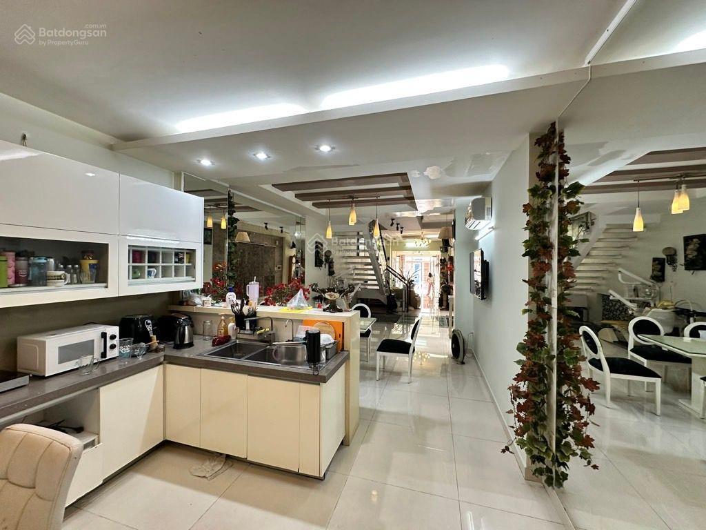 Khu hiếm nhà bán, phường 12 tân bình, nhà 5 tầng, 4x30, hẻm 6m, vị trí siêu vip. nhỉnh 18 tỷ