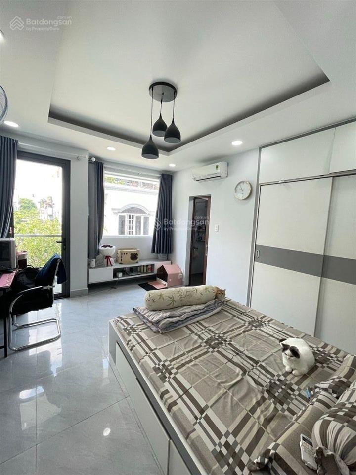 Hàng ngộp. giảm liền 1,3 tỷ. nhà 3 tầng, 65m2, ngang 5.4m, hẻm 8m thông. phan huy ích, tân bình