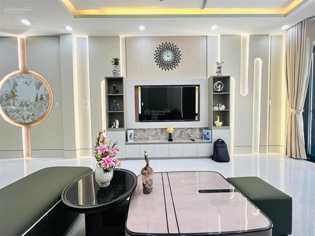 Khu đồng bộ hẻm nhựa 6m, nhà 4 tầng, 4x15, ngay chợ phạm văn bạch, gò vấp. chỉ 8.x tỷ