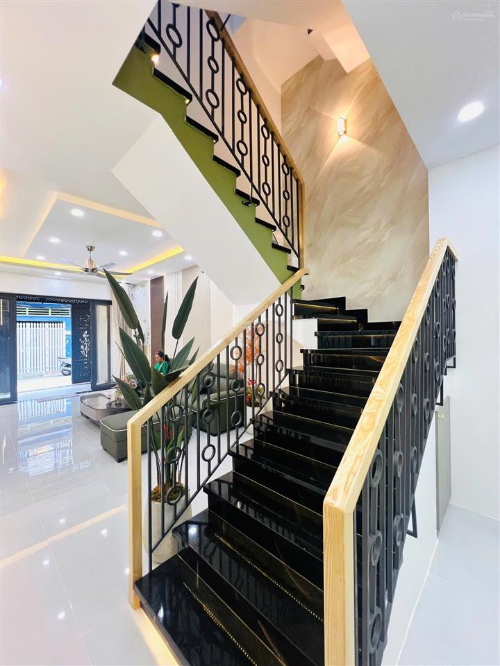 Khu đồng bộ hẻm nhựa 6m, nhà 4 tầng, 4x15, ngay chợ phạm văn bạch, gò vấp. chỉ 8.x tỷ