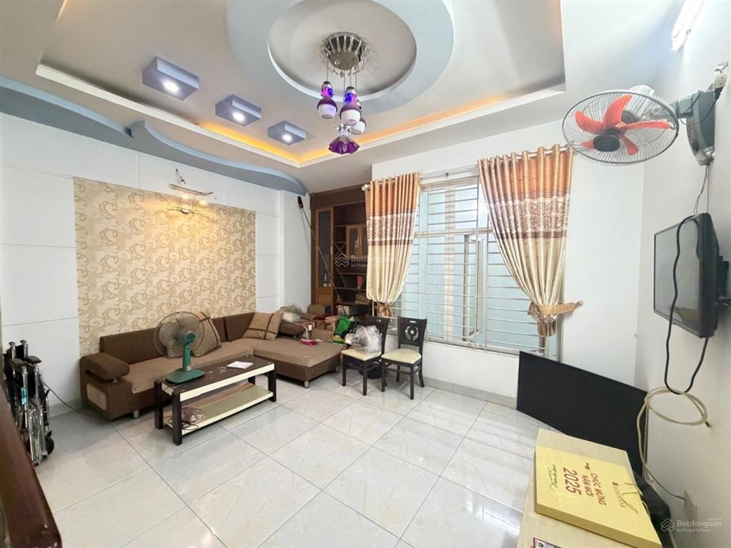 Bán nhà 4 tầng, 5.2x18, hẻm 5m. đầu đường phan huy ích  trường chinh, tân bình. chỉ 8.5 tỷ