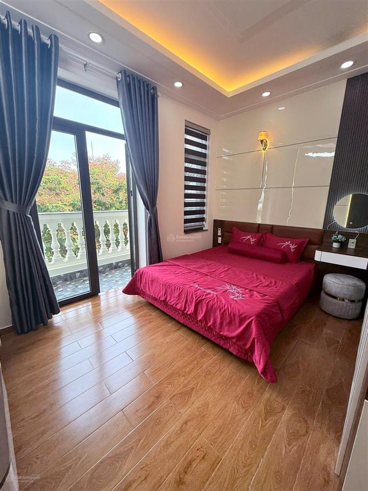 Bán nhà 5 tầng, 4x20, hẻm 2 xe hơi né, sát mặt tiền hoàng bật đạt, tân bình. chỉ 9.x tỷ