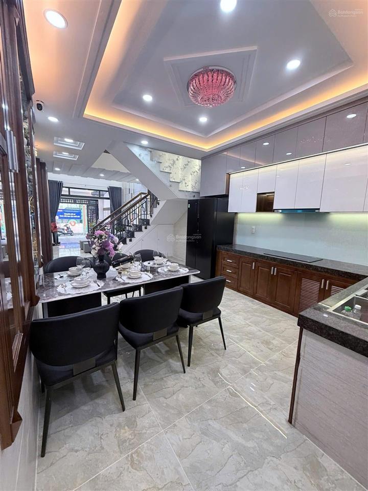 Bán nhà 5 tầng, 4x20, hẻm 2 xe hơi né, sát mặt tiền hoàng bật đạt, tân bình. chỉ 9.x tỷ