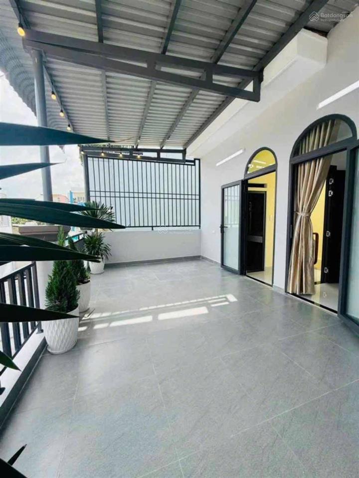 Bán nhà 3 tầng, 62m2, ngang 6,5m, xe tải nhỏ chạy vi vu, ngay chợ tân trụ, tân bình. chỉ 6,x tỷ
