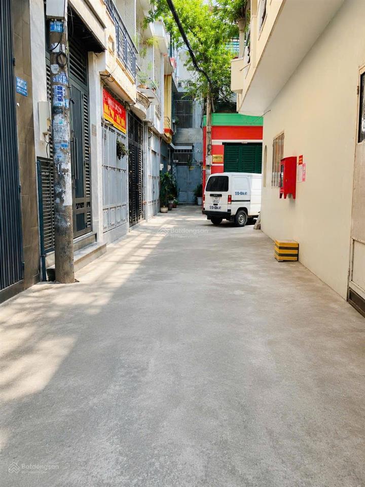 Bán nhà 3 tầng, 62m2, ngang 6,5m, xe tải nhỏ chạy vi vu, ngay chợ tân trụ, tân bình. chỉ 6,x tỷ