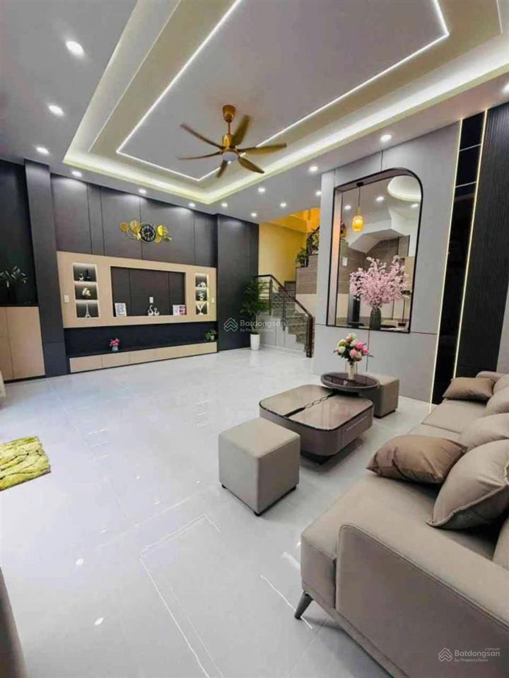 Bán nhà 3 tầng, 62m2, ngang 6,5m, xe tải nhỏ chạy vi vu, ngay chợ tân trụ, tân bình. chỉ 6,x tỷ