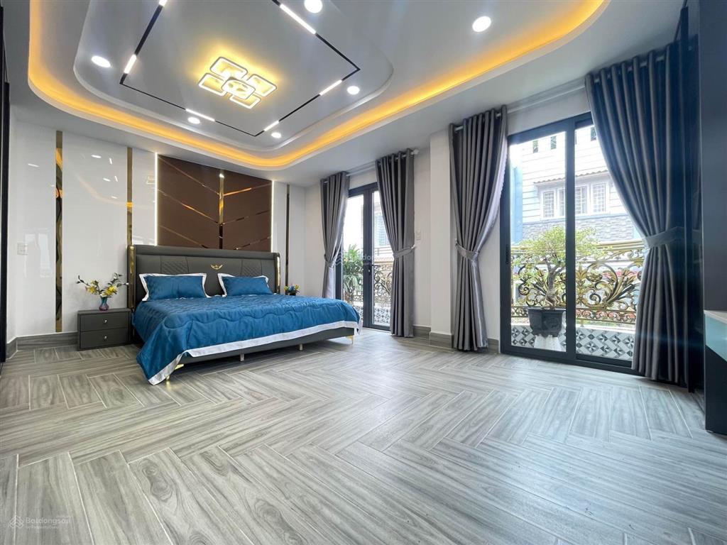 Siêu phẩm căn góc 2 mặt hẻm xe tải, 6 tầng, ngang 5,2m, thang máy, ngay emart phan huy ích, gò vấp