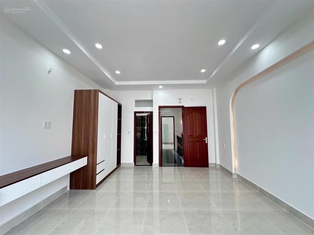 Nhà đẹp tân bình, 4 tầng, 73m2, hẻm xe tải, sát mặt tiền trường chinh. chỉ 11,2 tỷ