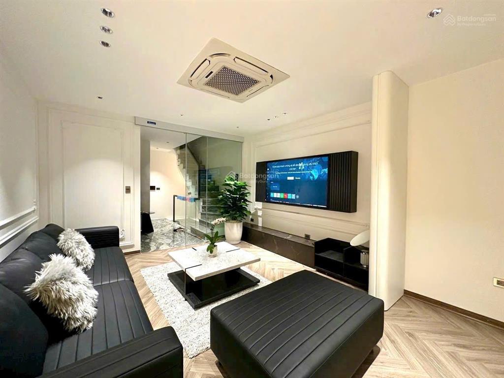 45m2 6 tầng thang máy ô tô gần vườn hoa công viên sát phố chỉ 12 tỷ tẹo tìm đâu ra căn thứ 2