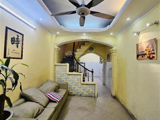 Lô góc 3 mặt ngõ rộng thẳng tắp  cách mặt phố minh khai 100m  trước nhà 3 gác tránh  5pn