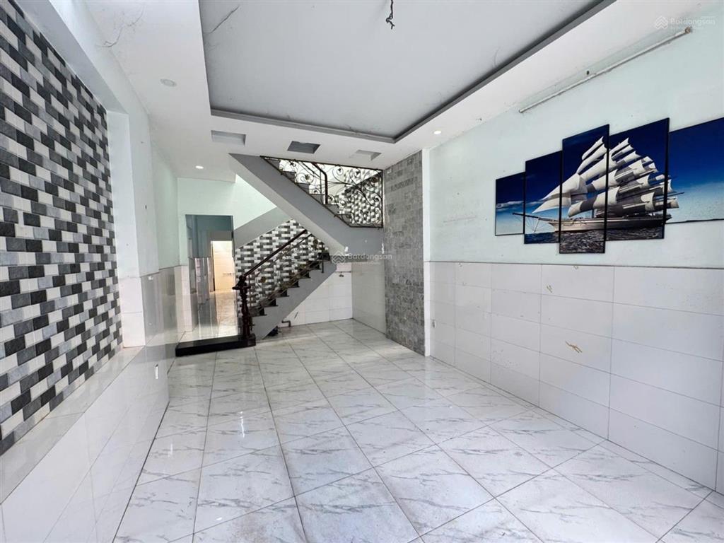 Nhà đẹp 2 tầng 64m², ngay lý chiêu hoàng, kinh dương vương xe hơi 8m, chỉ 6,2 tỷ