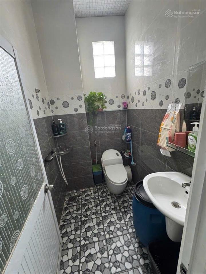 Hot, nhà đẹp 5x15m, 3 tầng hẻm lê tấn bê thông hồ học lãm, bình tân chỉ 5.1 tỷ