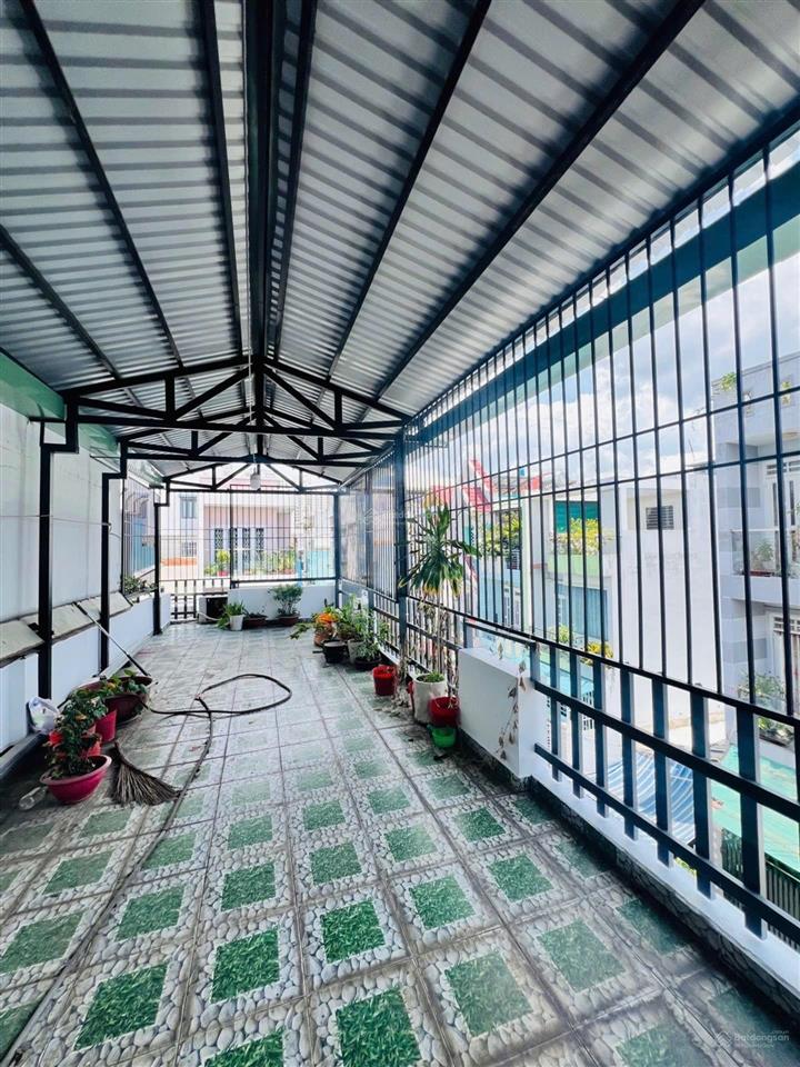 Nhà ngộp ngân hàng, mt xe hơi 10m, 5x16m, 3 tầng hồ học lãm  võ văn kiệt, chỉ 5.4 tỷ