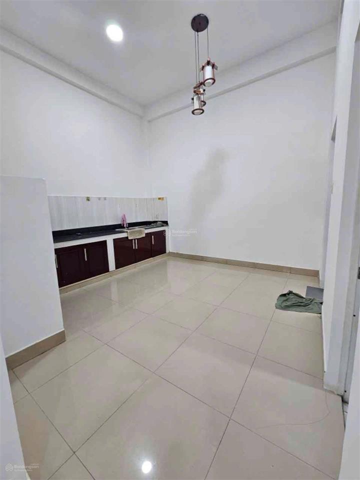 Bán nhà ngang 6x14m, 3 tầng hiếm, ngay bùi tư toàn  kinh dương vương chỉ hơn 6 tỷ
