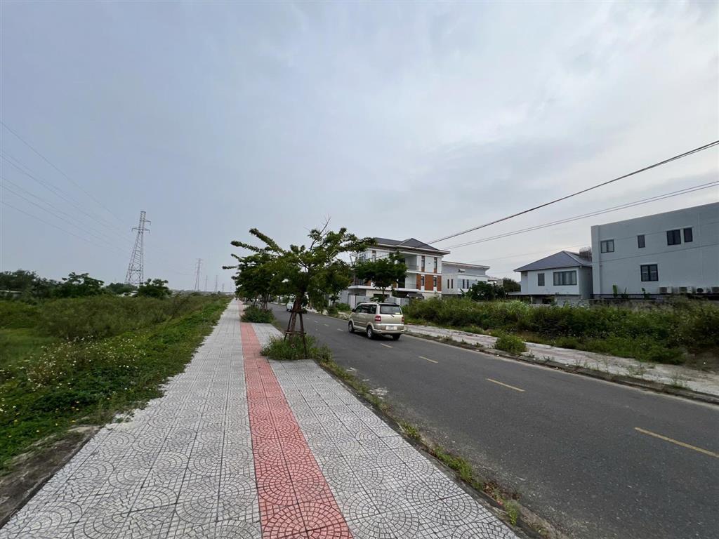 Bán đất biệt thự 150m2 đường phan huỳnh điểu
