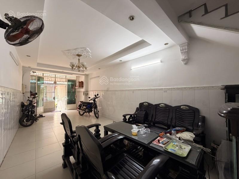 Xe tải tới nhà  4 căn ra mặt tiền  vị trí cực kỳ đắc địa  khuôn đất 50m2  nhỉnh 7 tỷ