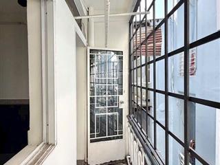 Bán nhà quận 10 lý thái tổ hẻm liên thông 4 tầng 3 phòng ngủ, khu vực vòng xoay lý thái tổ 3/2