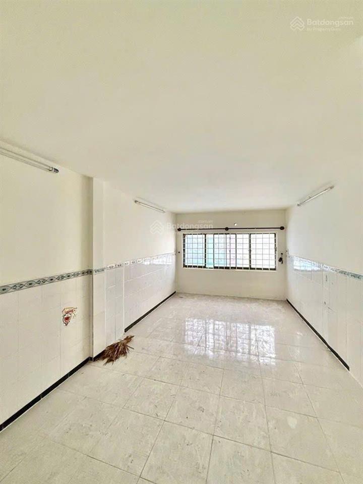 Bán nhà quận 10 lý thái tổ hẻm liên thông 4 tầng 3 phòng ngủ, khu vực vòng xoay lý thái tổ 3/2
