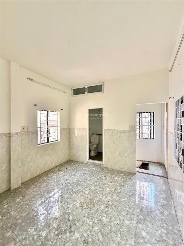 Bán nhà quận 10 lý thái tổ hẻm liên thông 4 tầng 3 phòng ngủ, khu vực vòng xoay lý thái tổ 3/2