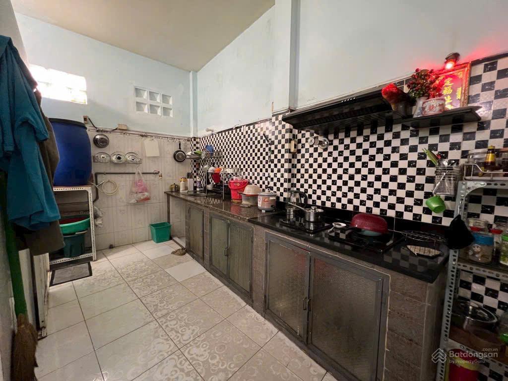 Bán nhà q1 cô giang  hẻm xe hơi liên thông  dt 60m2  (tl) 10 tỷ, dt  4m x 15m