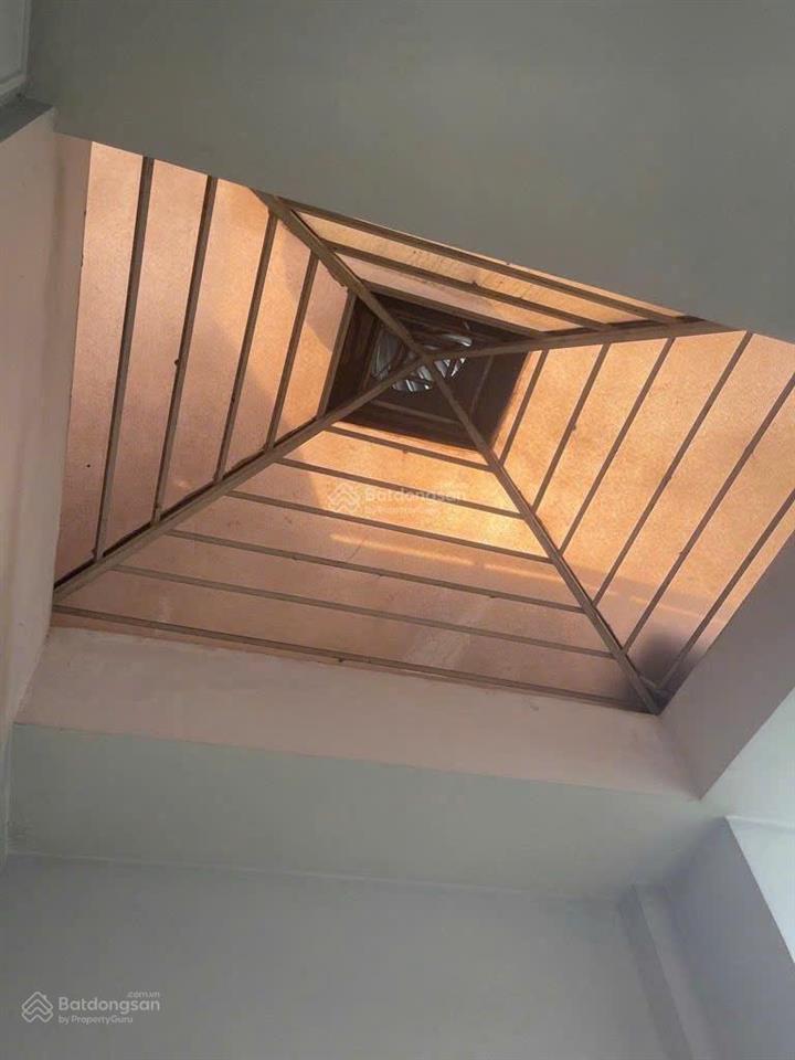 Bán nhà  q1  trần hưng đạo  hẻm xe hơi liên thông  4 tầng  (tl) 8 tỷ, dt 3,3*8m