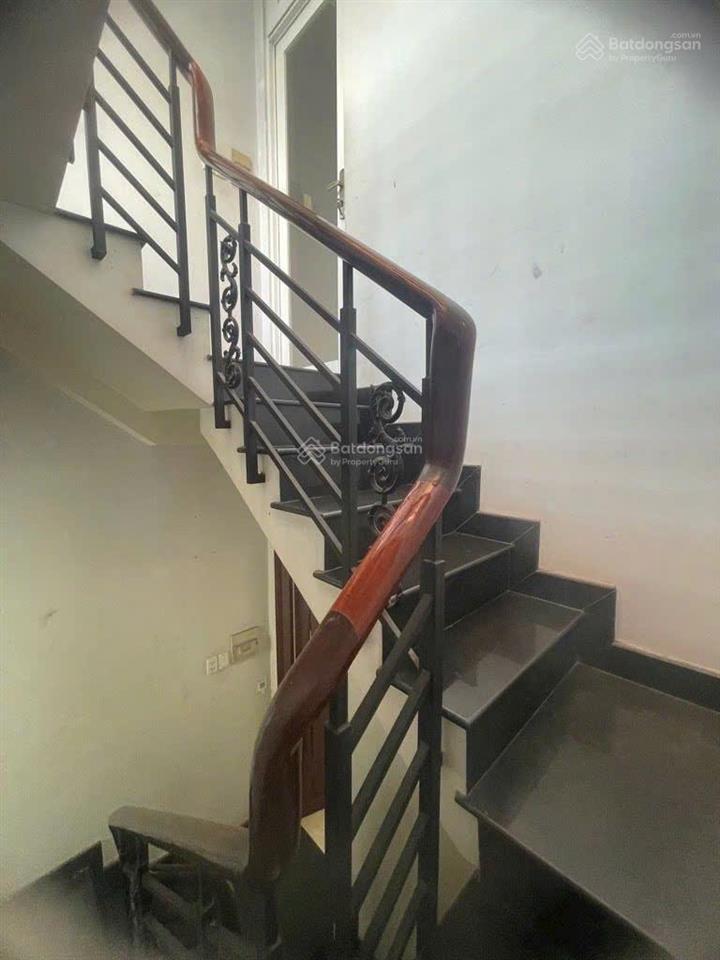 Bán nhà  q1  trần hưng đạo  hẻm xe hơi liên thông  4 tầng  (tl) 8 tỷ, dt 3,3*8m