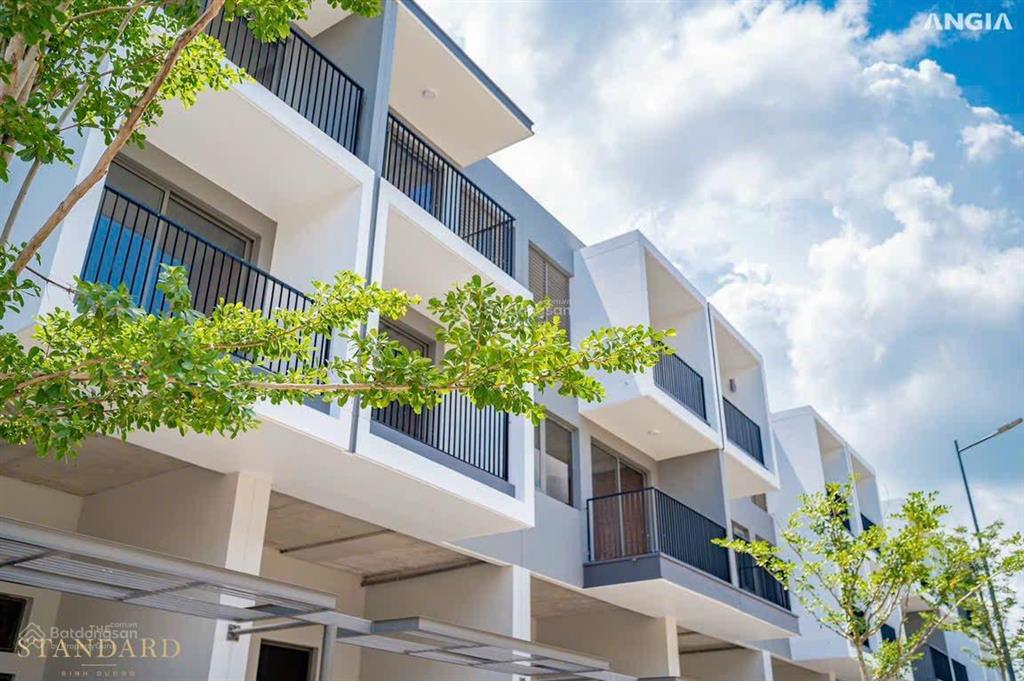Cần bán gấp căn góc the standard giá gốc 8.2t giá bán 5.3t. có hỗ trợ vay ngân hàng