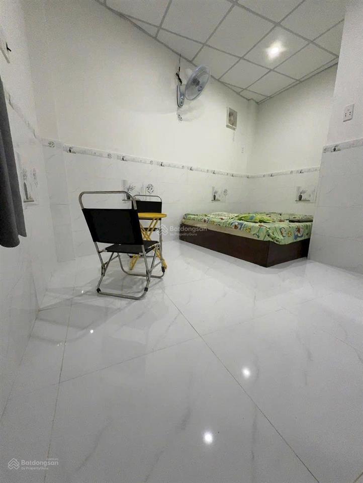 Nhà nc  đỗ tấn phong  4x10m nở hậu l  trệt lầu  3pn 2wc  13 triệu tl  gọi hằng 0906 656 ***