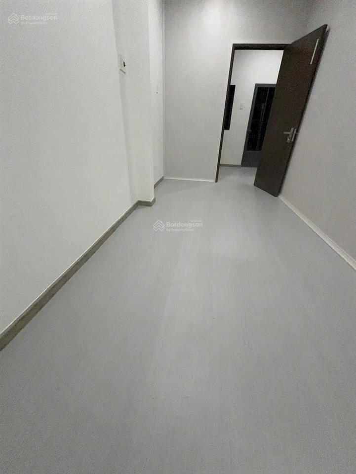 Nhà nc  đỗ tấn phong  4x10m nở hậu l  trệt lầu  3pn 2wc  13 triệu tl  gọi hằng 0906 656 ***