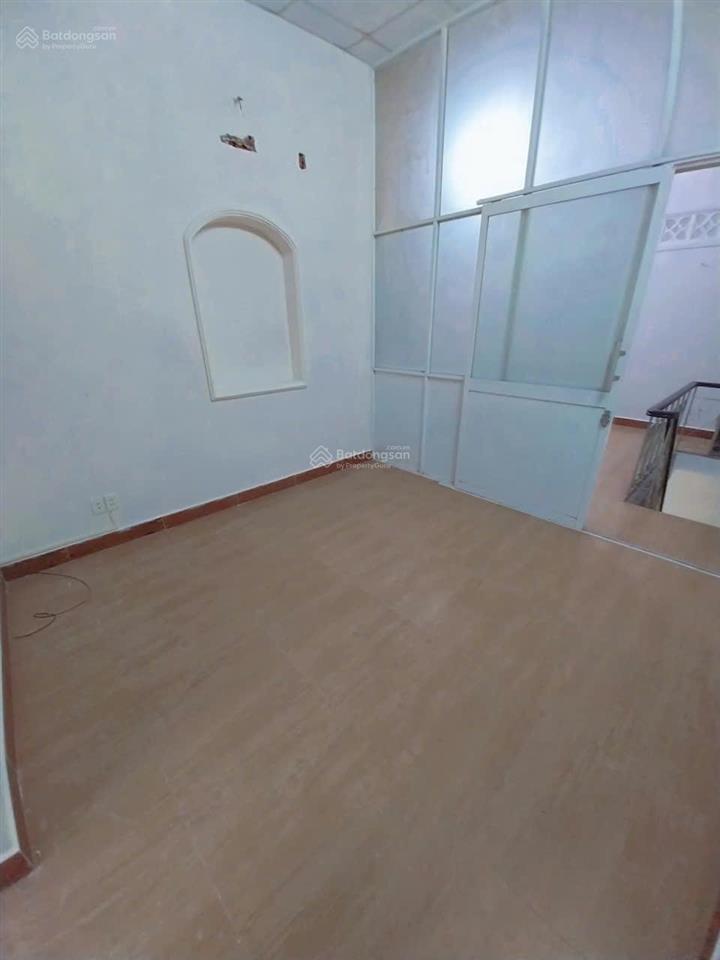 Nhà nc  nguyễn công hoan  4x15m  trệt lầu  2pn 2wc  12 triệu tl  xem nhà gọi hằng 0906 656 ***