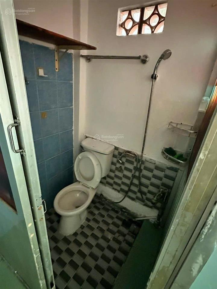 Cho thuê nc nhỏ  nguyễn cửu vân  gần thị nghè  1,8x6m  2pn 1wc  5 triệu  0906 656 ***