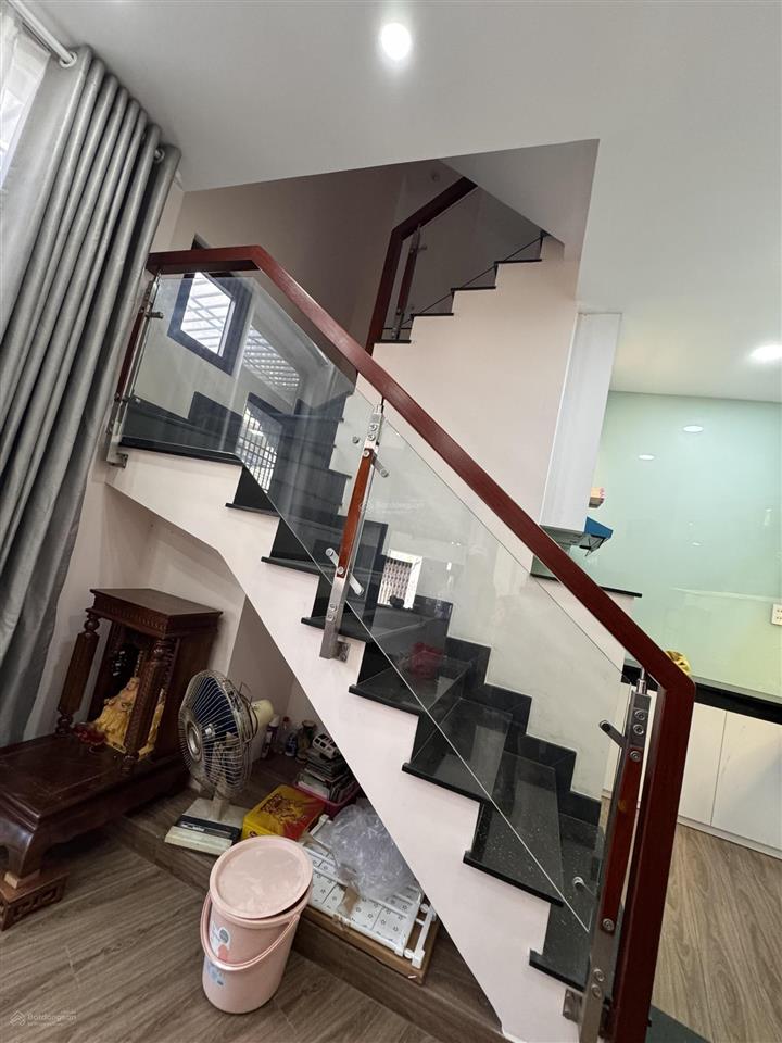 Nhà mới đẹp  phan tây hồ  4,2x10m  trệt 2 lầu sân thượng  3pn 3wc  15tr tl  hằng 0906 656 ***