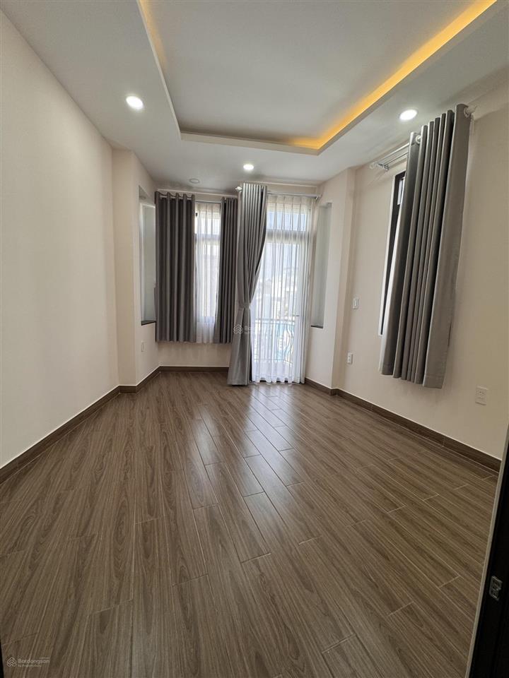 Nhà mới đẹp  phan tây hồ  4,2x10m  trệt 2 lầu sân thượng  3pn 3wc  15tr tl  hằng 0906 656 ***