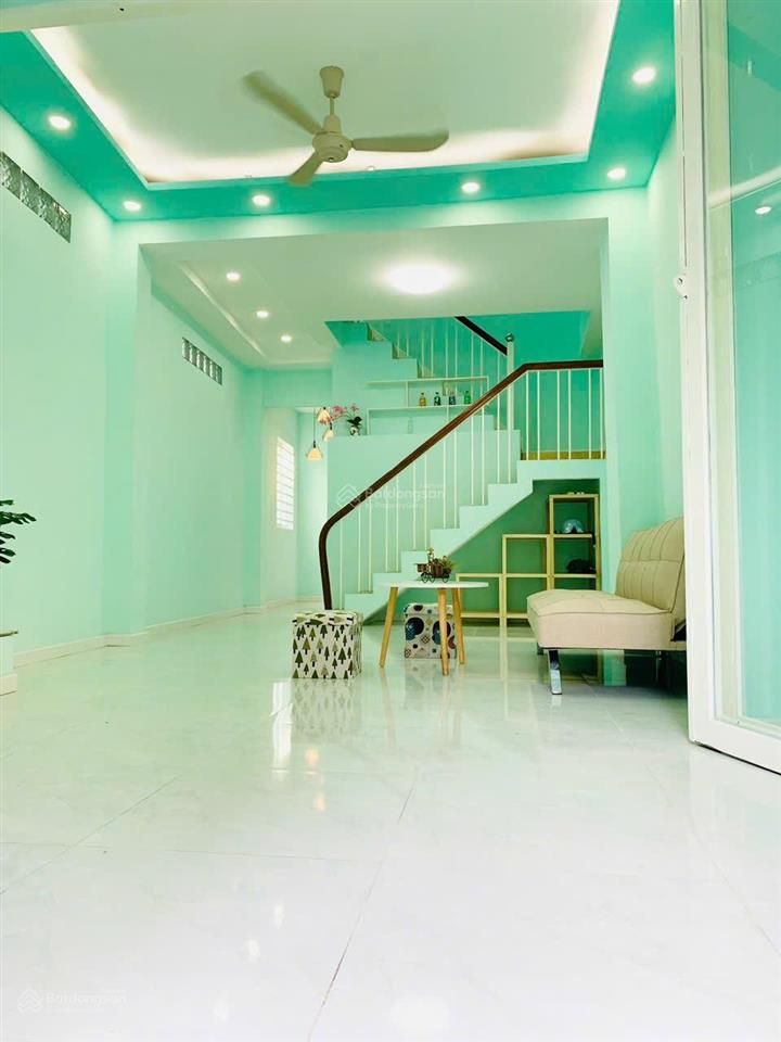 Nhà mới đẹp  cách mạng tháng tám  4x12m  trệt 2 lầu  3pn 2wc  15 triệu tl  hằng 0906 656 ***