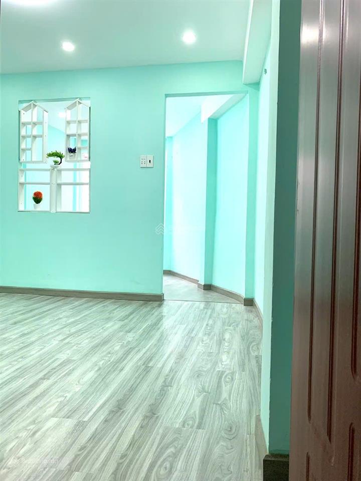 Nhà mới đẹp  cách mạng tháng tám  4x12m  trệt 2 lầu  3pn 2wc  15 triệu tl  hằng 0906 656 ***