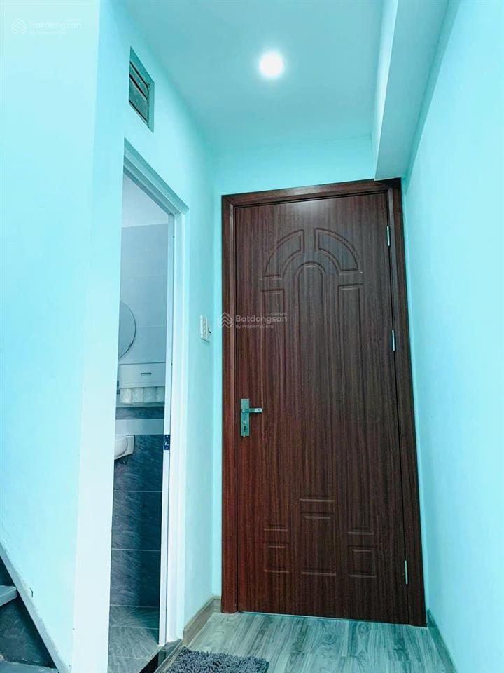 Nhà mới đẹp  cách mạng tháng tám  4x12m  trệt 2 lầu  3pn 2wc  15 triệu tl  hằng 0906 656 ***