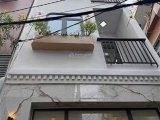 Nhà mới đẹp  nguyễn công hoan  3x10m  trệt 2 lầu, có sân thượng chill  5pn 4wc  28 triệu tl