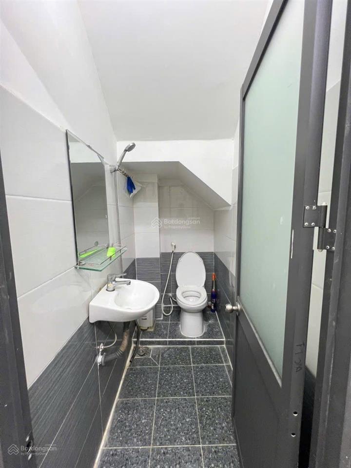 Nhà mới đẹp  phạm ngũ lão  3,2x7,5m  trệt 2 lầu có sân thượng chill  2pn 3wc  15 triệu tl