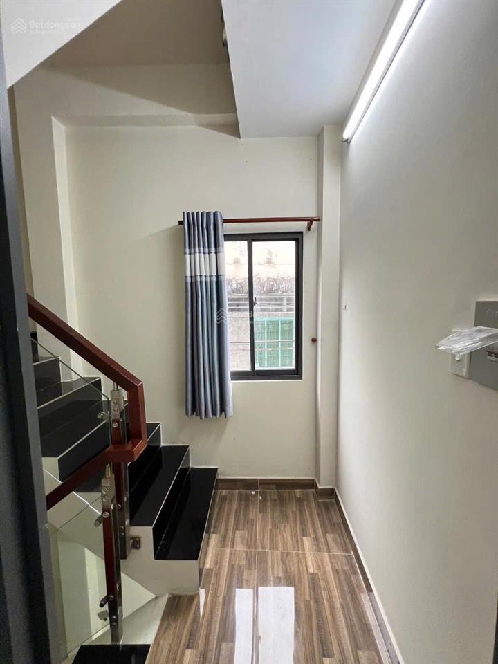 Nhà mới đẹp  phạm ngũ lão  3,2x7,5m  trệt 2 lầu có sân thượng chill  2pn 3wc  15 triệu tl