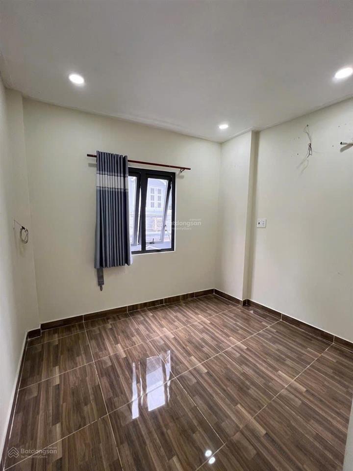 Nhà mới đẹp  phạm ngũ lão  3,2x7,5m  trệt 2 lầu có sân thượng chill  2pn 3wc  15 triệu tl