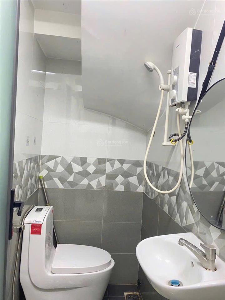 Nhà mới đẹp  nguyễn hữu cảnh  3x12m  trệt lầu  2pn 2wc  12,5tr tl  hằng 0906 656 *** xem nhà