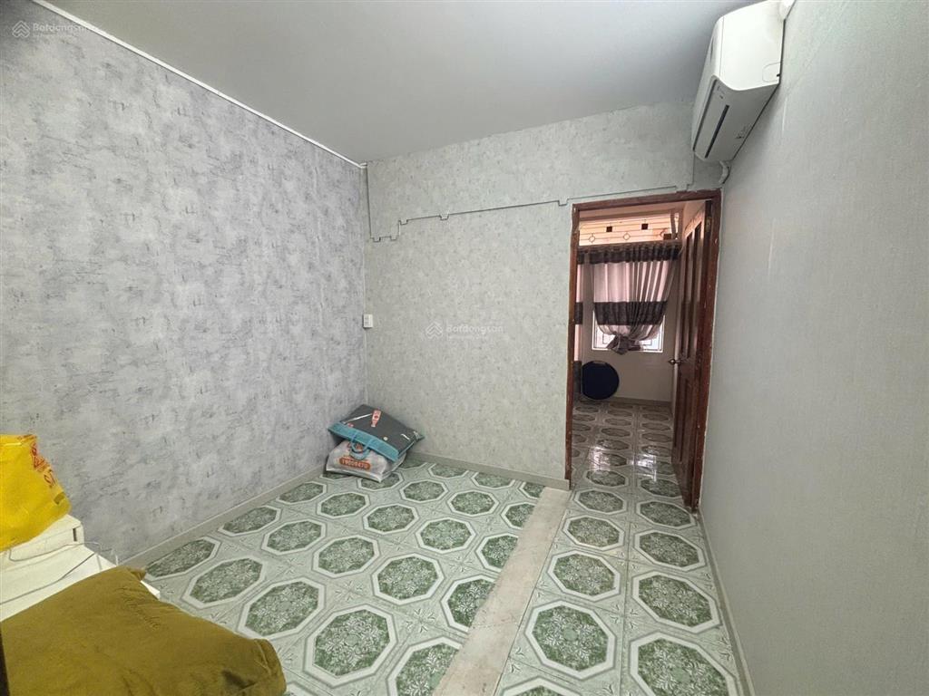Nhà nc  bạch đằng  3x11m  trệt 2 lầu  4pn 2wc  13 triệu tl  gọi hằng 0906 656 *** xem nhà