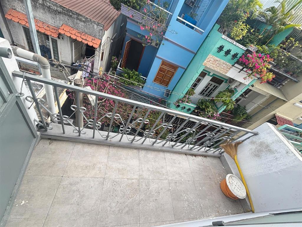 Nhà nc  bạch đằng  3x11m  trệt 2 lầu  4pn 2wc  13 triệu tl  gọi hằng 0906 656 *** xem nhà