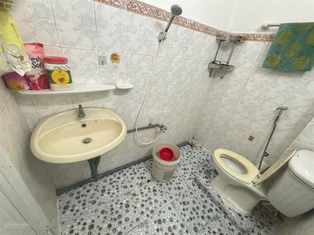 Nhà nc  bạch đằng  3x11m  trệt 2 lầu  4pn 2wc  13 triệu tl  gọi hằng 0906 656 *** xem nhà