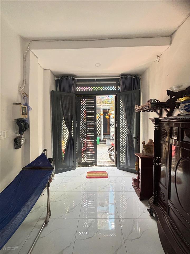 Nhà nc  bạch đằng  3x11m  trệt 2 lầu  4pn 2wc  13 triệu tl  gọi hằng 0906 656 *** xem nhà