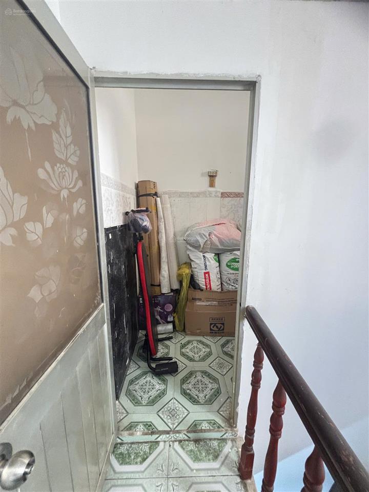 Nhà nc  bạch đằng  3x11m  trệt 2 lầu  4pn 2wc  13 triệu tl  gọi hằng 0906 656 *** xem nhà