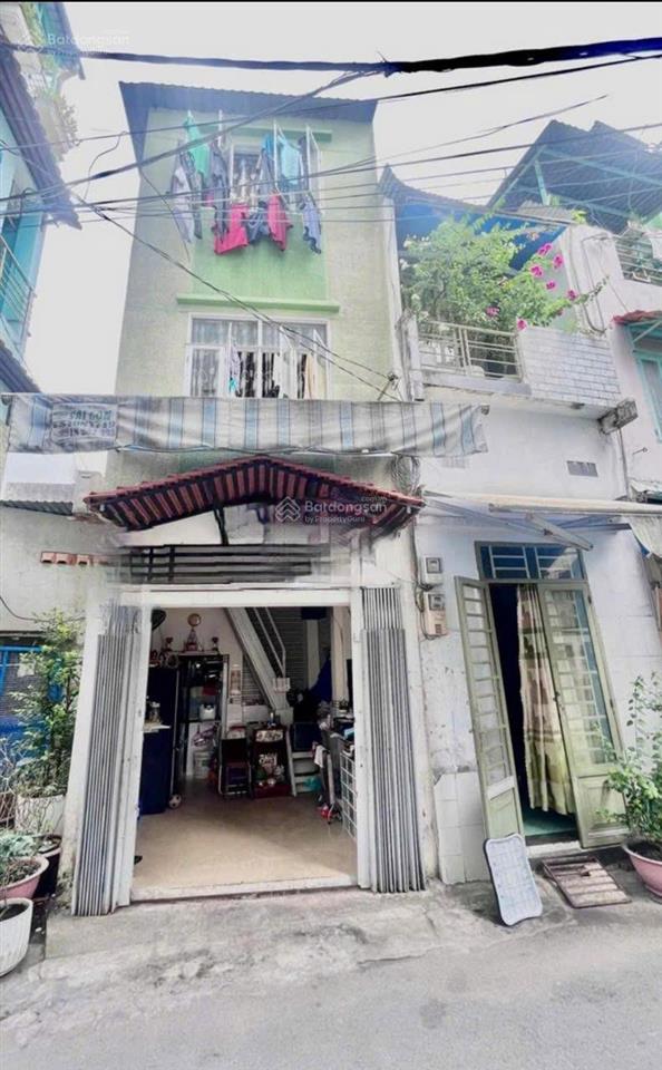 Nhà hxh  đoàn thị điểm  3x6m  trệt 2 lầu  2pn 3wc  9 triệu tl  hằng 0906 656 *** xem nhà ngay
